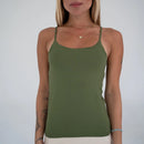 Regata Fitness Feminina em Poliamida – Alça Fina, Caimento Slim e Conforto Premium